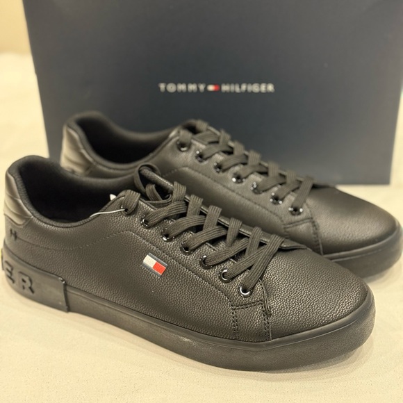 Tommy Hilfiger Men's Sneaker Rezz6 Color Black